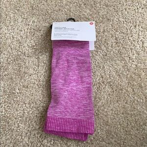 New with tags Lululemon swiftly arm warmers